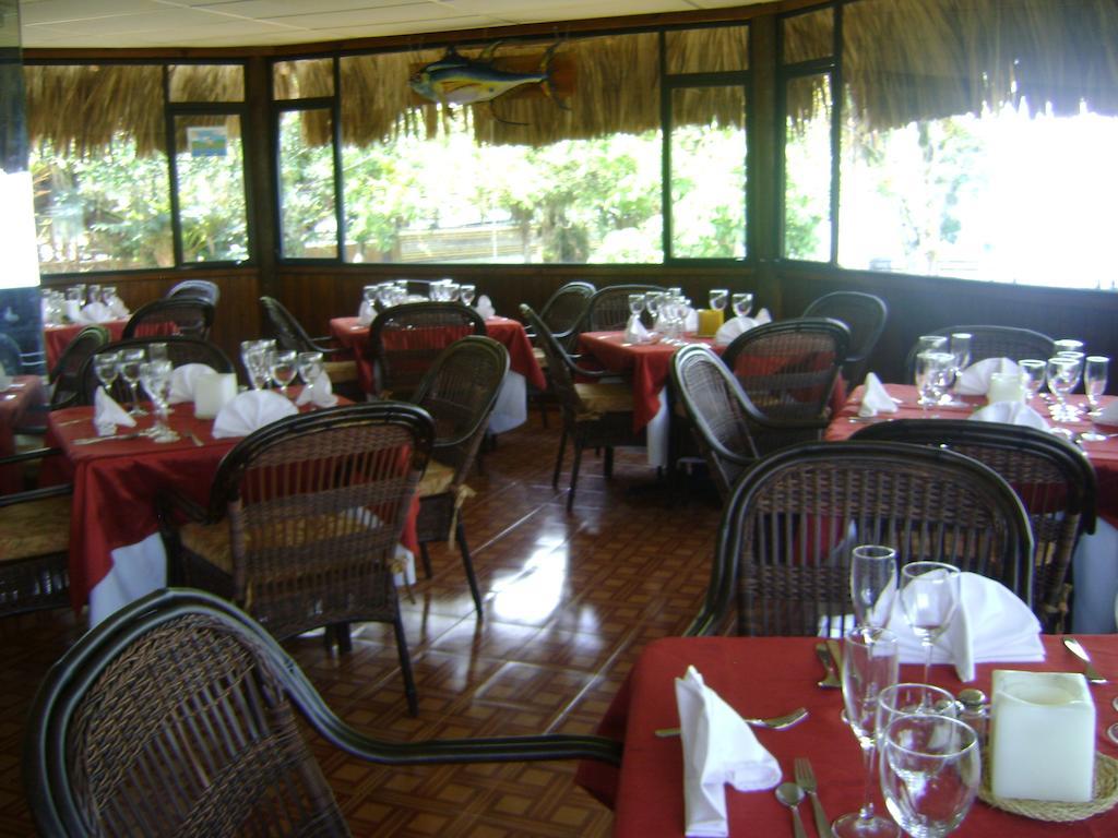 Hotel Mansion Del Rio Río Dulce Exterior photo