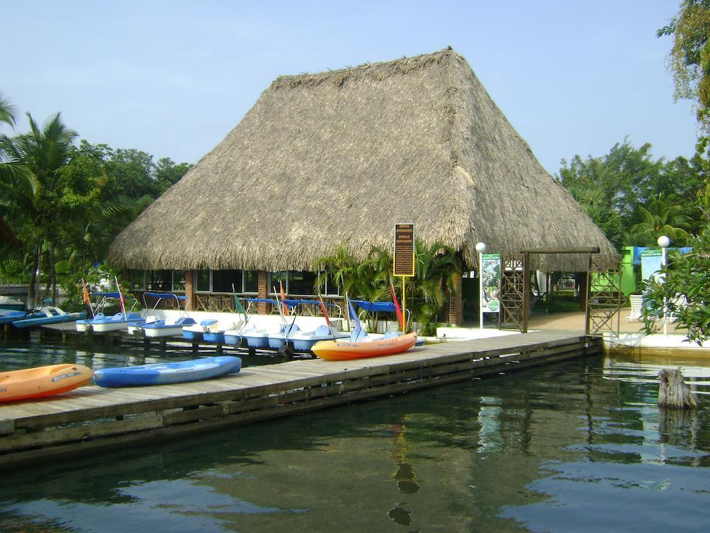 Hotel Mansion Del Rio Río Dulce Exterior photo