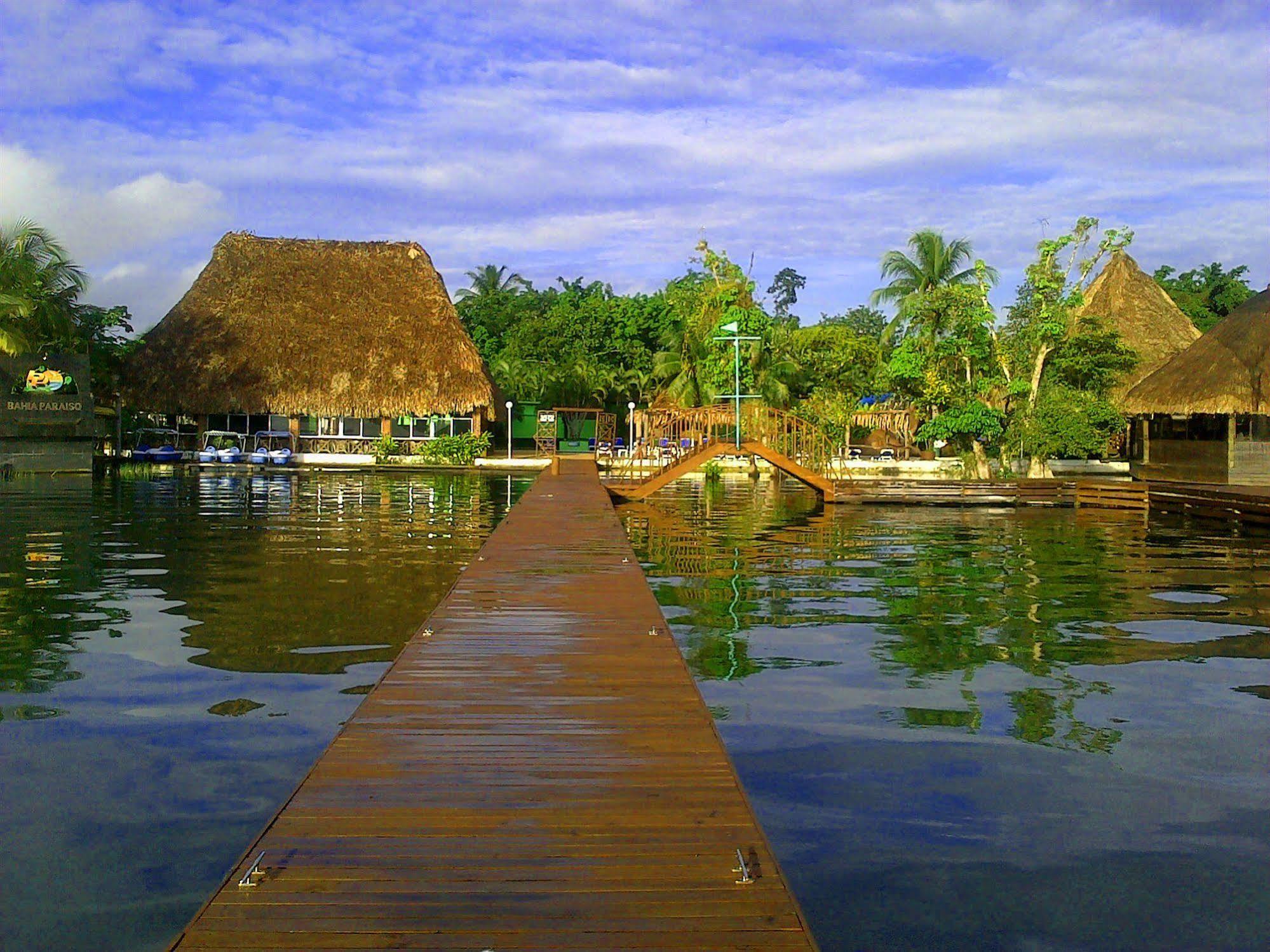 Hotel Mansion Del Rio Río Dulce Exterior photo